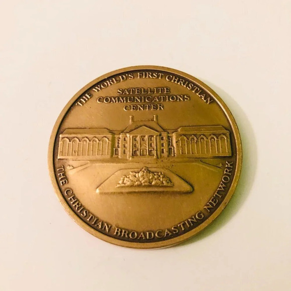 Vintage 1977  Religious The Christian Broadcasting Coin - Picture 2 of 7